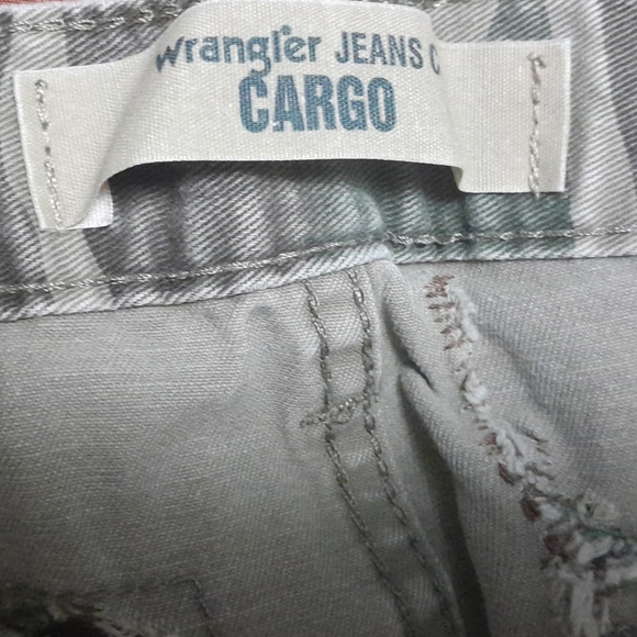 Wrangler Other - Wrangler Jean company camo cargo pants 36x32